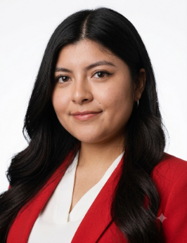 Foto de la autora Andrea Verónica Alvear Miraval